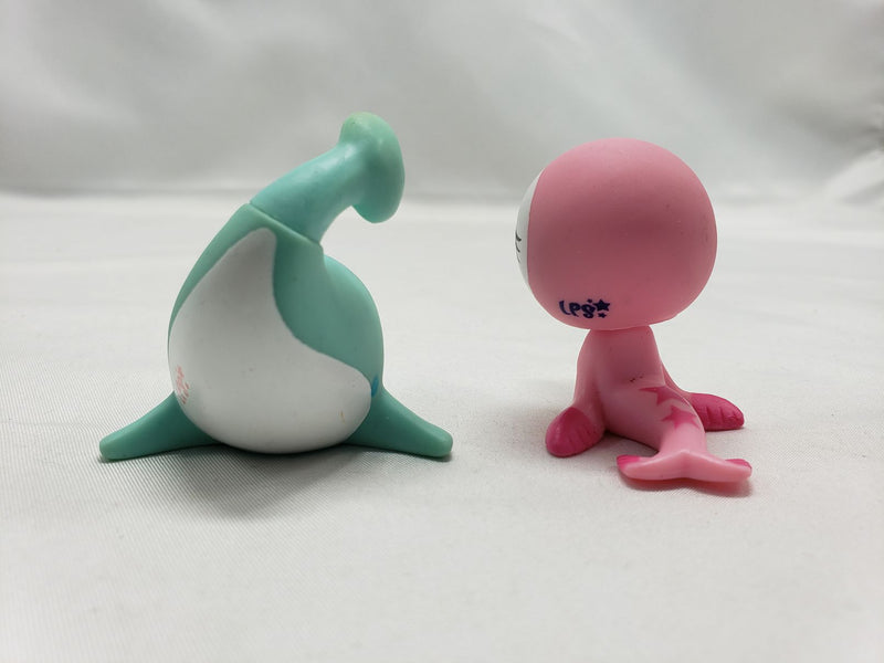 Load image into Gallery viewer, 2011 HASBRO LITTLEST PET SHOP TOTALLY TALENTED SEAL #2686 &amp; DOLPHIN #2687
