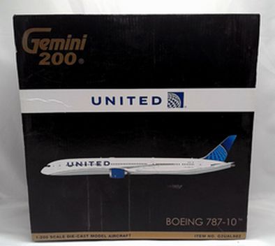 Gemini Jets 1:200 United Airlines Boeing 787-10 N12010 (G2UAL882) Model Plane