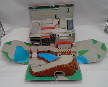 Micro Machines SUPER CITY TOOL BOX Playset with Vehicles INCOMPLETE (Pre-Owned)