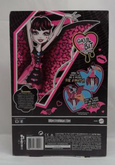 Monster High DRACULAURA Ghoul to Bat Transformation Doll DNX65