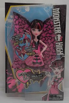 Monster High DRACULAURA Ghoul to Bat Transformation Doll DNX65