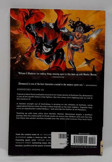 Load image into Gallery viewer, DC Comics Batwoman Vol. 3: World&#39;s Finest [The New 52]
