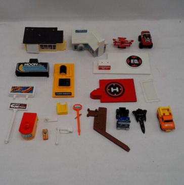 Micro Machines Travel City Lot of 11 & Assorted Pieces (Pre-Owned)
