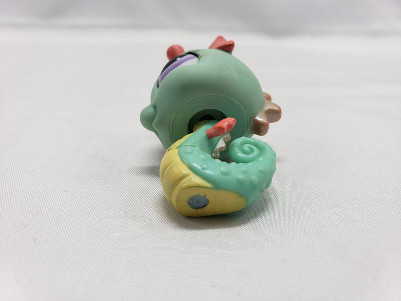 Load image into Gallery viewer, HASBRO LITTLEST PET SHOP #348 AQUA SEAHORSE WITH PURPLE EYES
