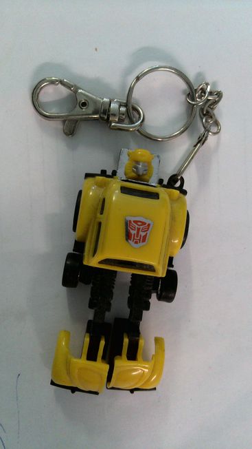 Load image into Gallery viewer, Transformers G1 Autobot Bumblebee Keychain 2001 Hasbro
