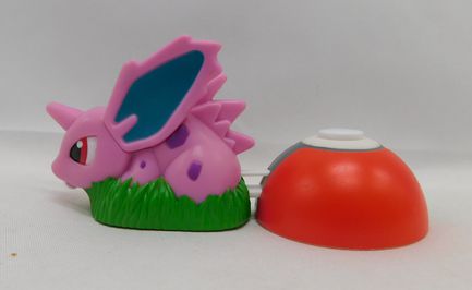 Load image into Gallery viewer, Pokemon Burger King Toy Nidoran Launcher 1999 (Pre-Owned)
