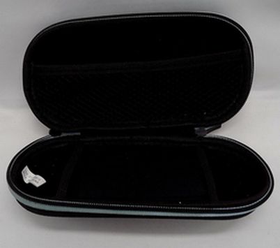 Load image into Gallery viewer, DreamGEAR PSP Carrying Case Color Black
