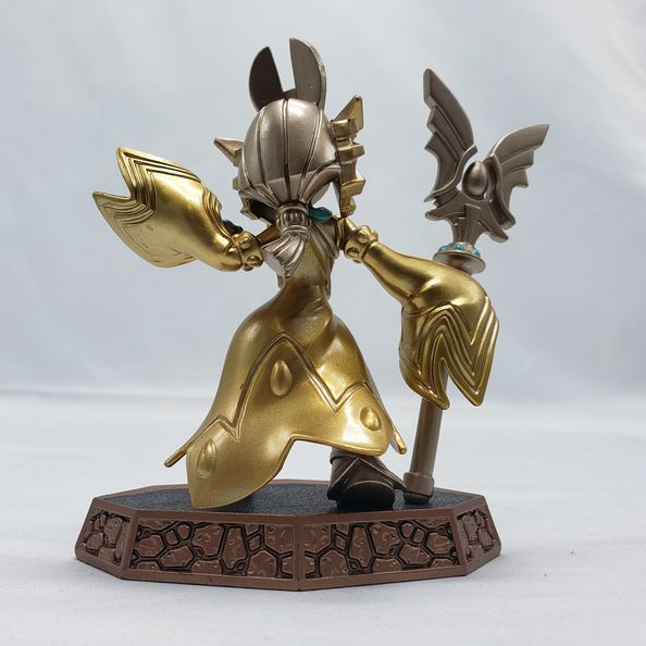 Load image into Gallery viewer, Golden Queen - Imaginators | Skylanders [Loose]
