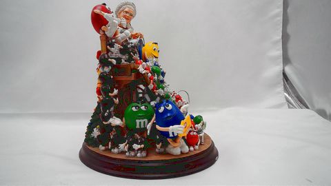 Rare M&M's MRS. CLAUS Danbury Mint Holiday Collectible (Pre-Owned/No Box)