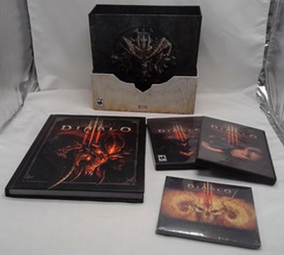 Load image into Gallery viewer, Diablo 3 Collectors Edition PC Rare Blizzard Entertainment - No USB
