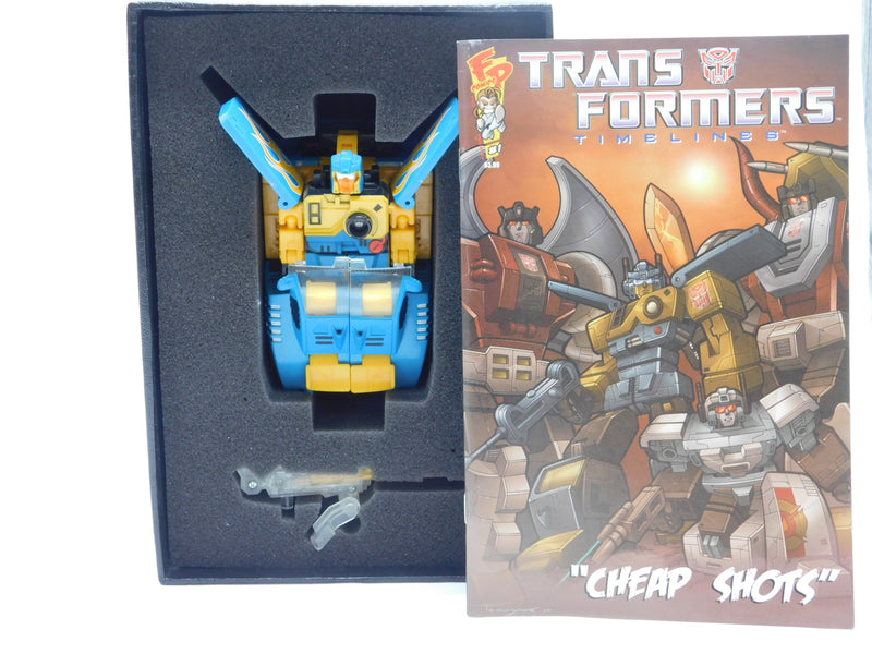 Load image into Gallery viewer, Transformers Timelines Nightbeat Collectors&#39; Club Exclusive Action Figure NEW
