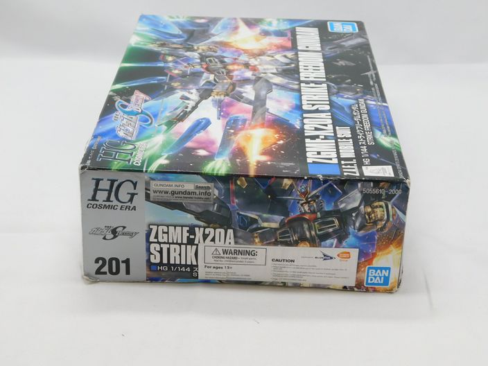 Load image into Gallery viewer, Strike Freedom Gundam Model Kit 1/144 Zaft Mobile Suit
