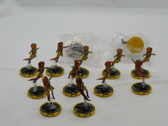 Load image into Gallery viewer, Heroclix and Mage Knight Bulk Lot
