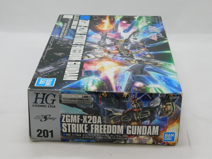 Load image into Gallery viewer, Strike Freedom Gundam Model Kit 1/144 Zaft Mobile Suit
