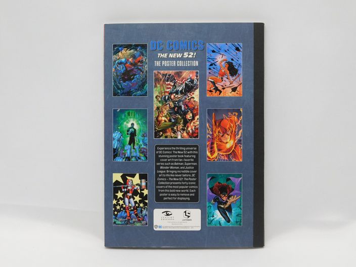 Load image into Gallery viewer, DC COMICS The New 52 Loot Crate 40 Removable Poster Mini Book Collection
