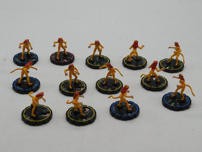 Load image into Gallery viewer, Heroclix and Mage Knight Bulk Lot
