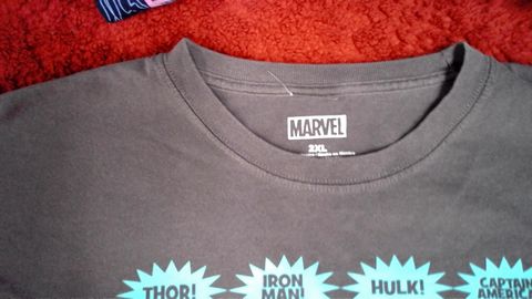Load image into Gallery viewer, Black Marvel Assemble Size 2XL Shirt
