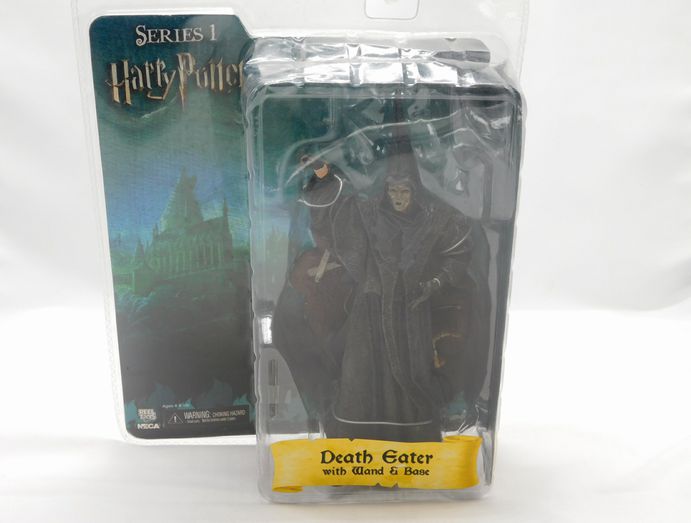 Load image into Gallery viewer, NECA Reel Toys Harry Potter: Series 1 Death Eater with Wand &amp; Base NIP
