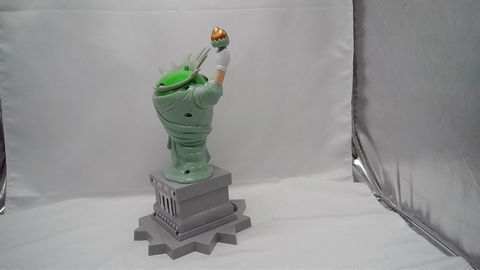 M&Ms World Ms.Green Statue of Liberty Dispenser 11” (Pre-Owned/No Box)