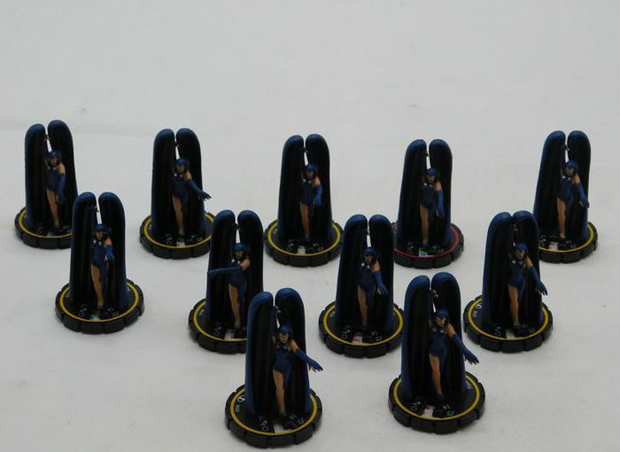 Load image into Gallery viewer, Heroclix and Mage Knight Bulk Lot
