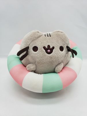 Load image into Gallery viewer, Gund Pusheen Summer 2018 Plush 5.5&quot; Stuffed Grey Cat w/Swim Float
