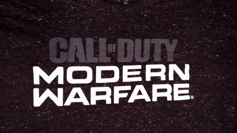 Load image into Gallery viewer, Black Call of Duty Modern Warfare Size 2XL Shirt
