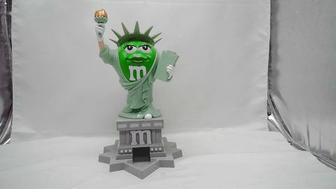 M&Ms World Ms.Green Statue of Liberty Dispenser 11” (Pre-Owned/No Box)